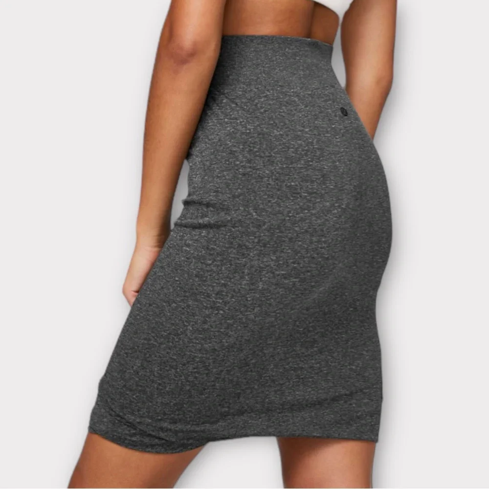Lululemon Women’s Boulevard Bliss Skirt Size 8 Ruching Grey Stretch Athleisure